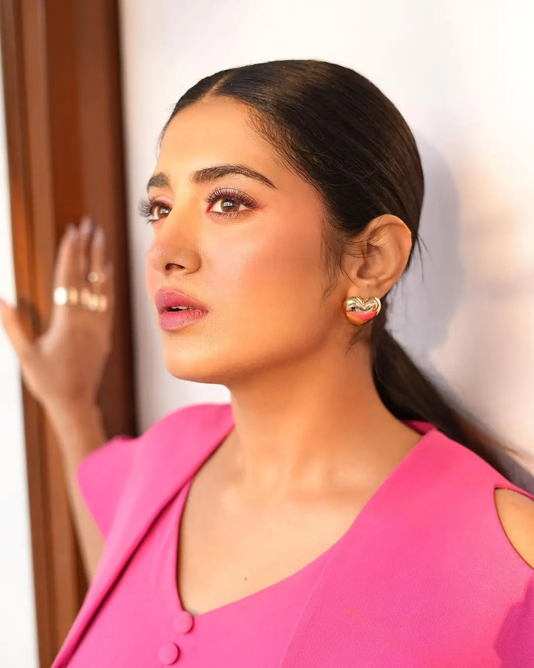 Rashi Singh Stills in Pink Coat Pant